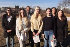Uspešne kandidatke z mentoricami in ravnateljem